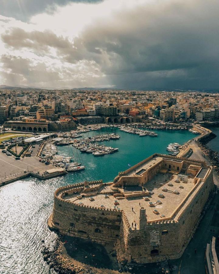 Theros By Agora Luxury Apartments In The Heart Of Heraklion Buitenkant foto